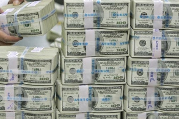 Фотография к новости: Возвращайте деньги и держите их в Казахстане - Назарбаев 