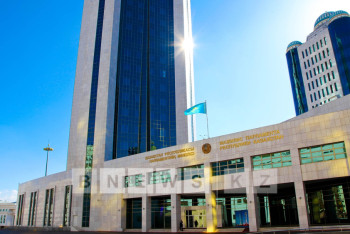 Фотография к новости: Депутатов удивило количество столбов на казахстанско-туркменской границе