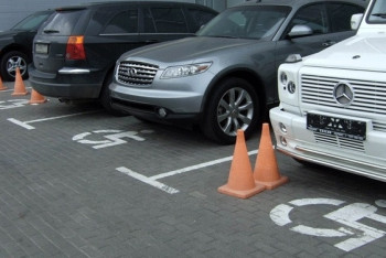 Фотография к новости: Порядка 350 алматинских водителей оштрафованы за парковку под знаком «Инвалид»