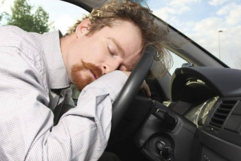 Фотография к новости: Один из 15 алматинских водителей  хотя бы раз в жизни засыпал во время вождения