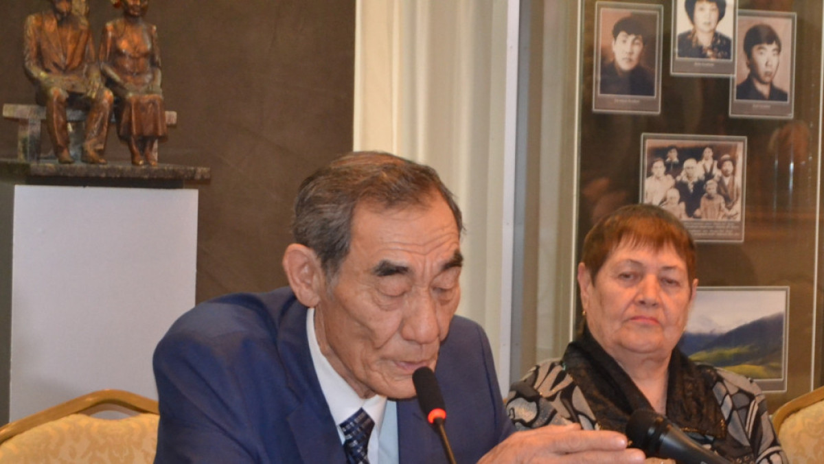 автора