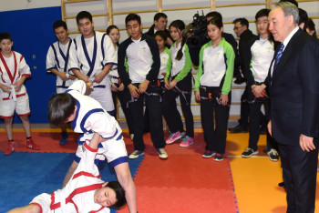 Как Назарбаев в молодости занимался вольной борьбой, рассказал его тренер