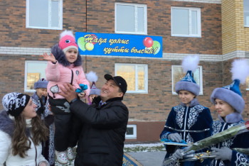 В честь Дня Первого Президента 400 павлодарских семей получили квартиры