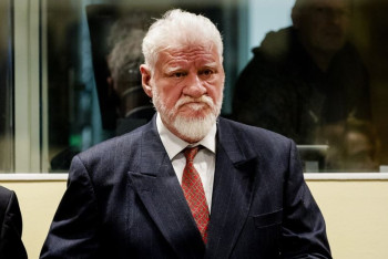 Фотография к новости: Умер хорватский генерал, выпивший яд на заседании Гаагского трибунала