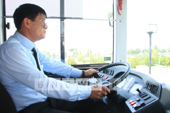 Фотография к новости: Сколько зарабатывают кондукторы и водители автобусов в Астане