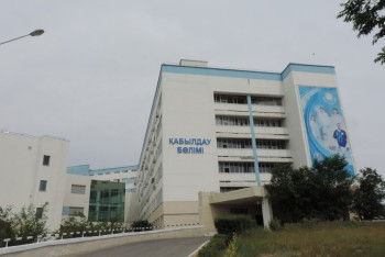 Фотография к новости: Пострадавшей в ДТП с тепловозом девочке ампутировали ноги в Мангистау