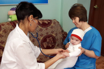 Оставившую на стройке младенца могут лишить родительских прав в Уральске 