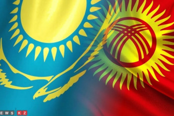 Фотография к новости: «Обнимашки» за дружбу народов Казахстана и Кыргызстана набирают популярность в сети