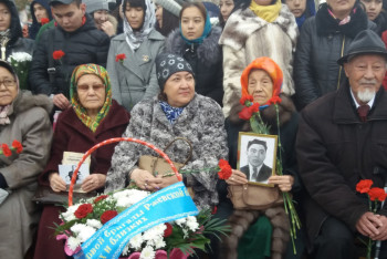 Фотография к новости: Память солдат Ржевской битвы почтили их потомки в Актобе