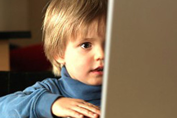 Фотография к новости: Не надо запрещать детям пользоваться интернетом – Балиева 