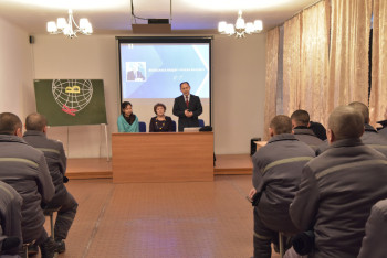 Фотография к новости: Столичные осужденные знакомятся с латиницей