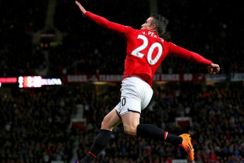 Экс-форвард "Арсенала" и МЮ Робин ван Перси завершил карьеру