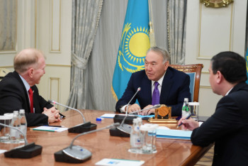 Фотография к новости: Нурсултан Назарбаев встретился с послом США в Казахстане