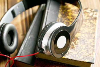 Фотография к новости: "ВКонтакте" запустит сервис по продаже аудиокниг 