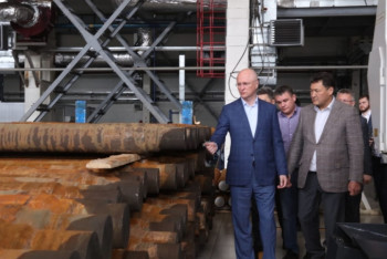 Фотография к новости:  Скляр ознакомился с работой промышленных предприятий Павлодарской области