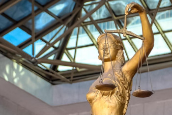 Фотография к новости: Заместитель управления юстиции Атырау оштрафован на 9,2 млн тенге 