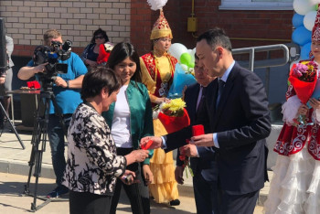 Многодетным семьям в Костанае начали выдавать ключи от квартир