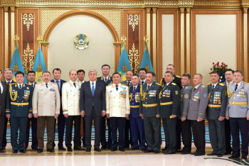 Фотография к новости: Шпекбаев и Тургумбаев получили специальные воинские звания 