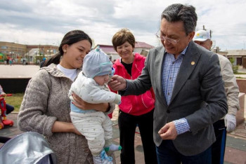 Фотография к новости: Бахыт Султанов провёл плоггинг с жителями столицы