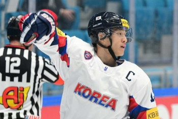 Фотография к новости: Казахстан в элитном дивизионе: Южная Корея потерпела второе поражение на ЧМ по хоккею 