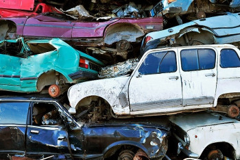 Фотография к новости: Старые авто можно будет сдавать на утилизацию без очереди 