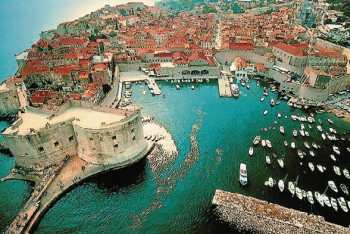 Фотография к новости: Назарбаева предложила решить вопрос о безвизовом посещении Хорватии для казахстанцев