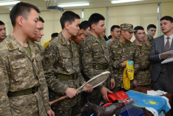 Фотография к новости: Проект "Тұнғыш" завершил декаду экскурсий в школе "Жас улан"