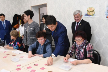 Фотография к новости: Абдыкаликова посетила Центр активного долголетия в Алматы