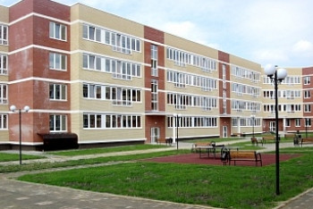 Фотография к новости: Для многодетных семей в сёлах начнут строить малоэтажные дома 