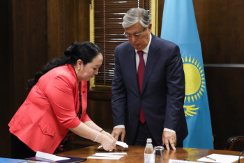 Фотография к новости: Токаев приступил к сдаче экзамена на знание государственного языка