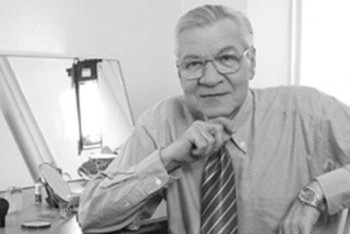 Фотография к новости: Умер телеведущий и диктор Михаил Быков