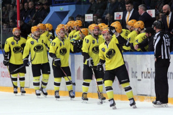 Фотография к новости: Хоккеисты "Сарыарки" победили в третьем матче финала ВХЛ