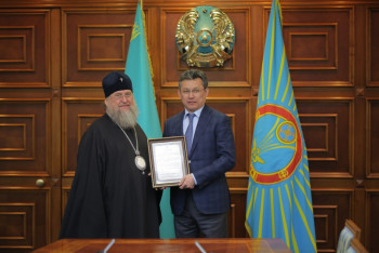 Фотография к новости: Бахыт Султанов встретился с главой Православной Церкви Казахстана 