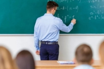 Фотография к новости: 15 тысячам педагогов выплатили доплату после проверки генпрокуратуры 