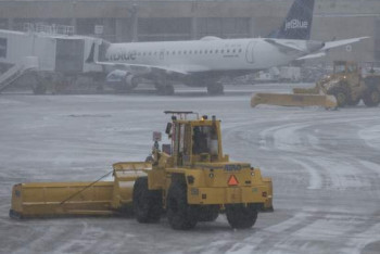 Фотография к новости: В Чикаго отменено более тысячи авиарейсов из-за снежной бури