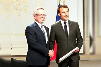 Фотография к новости: Посол Казахстана вручил верительные грамоты Президенту Франции