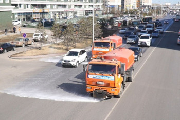 Фотография к новости: Шампуни для мытья столичных улиц прошли сертификацию безопасности 