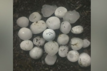 Фотография к новости: В США выпал град размером с бейсбольный мяч