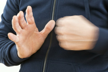 Фотография к новости: В Алматы наказали продавцов обуви, устроивших драку на рынке