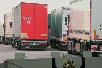 Фотография к новости: Причину затора авто на казахстанско-кыргызской границе назвали в Минфине 