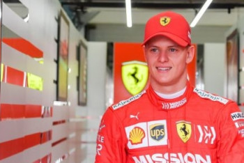 Сын Шумахера дебютировал за рулем болида Ferrari