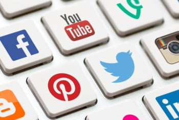 Фотография к новости: Аким Уральска пообещал каждый день по два часа проводить в соцсети