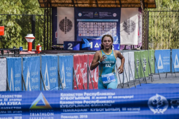 Фотография к новости: Казахстанская легкоатлетка завоевала "золото" на Кубке Африки по триатлону 