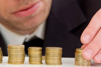 Фотография к новости: Депутат сравнил минимальную зарплату казахстанцев и жителей постсоветских стран