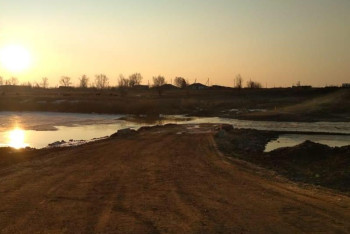 Фотография к новости: Последствия перелива на трассе Екатеринбург- Алматы в СКО устраняют дорожники 