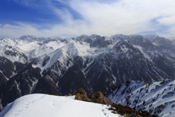 Фотография к новости: Алматинцев предупреждают о сходе лавин в горах 
