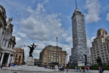 Фотография к новости: Экологическую тревогу из-за концентрации озона в воздухе объявили в Мехико 