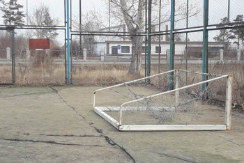 Фотография к новости: На шестиклассника в Павлодарской области упали футбольные ворота весом более 100 кг