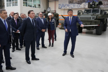 Фотография к новости: Аскар Мамин провел совещание по вопросам развития оборонно-промышленного комплекса