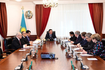 Фотография к новости: Аскар Мамин провел встречу с гендиректором "Росатома" Алексеем Лихачевым